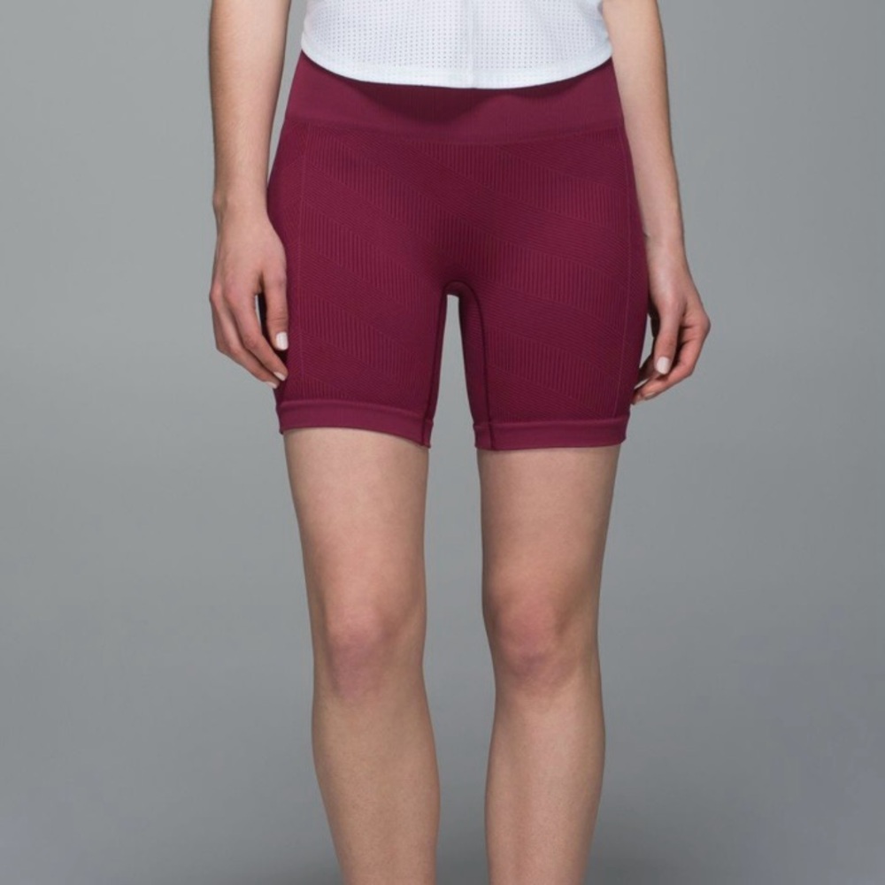 Lululemon Sculpt Short
Dashing Purple size 4